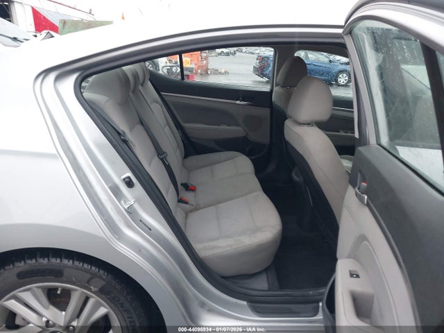 5NPD84LF1LH571795 Hyundai ELANTRA SEL