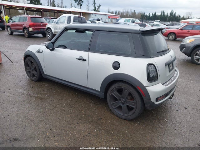 2012 MINI COOPER S WMWSV3C58CT385732 Photo 2