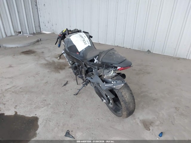 JS1GN7FA5S7101158 Suzuki GSX-R600