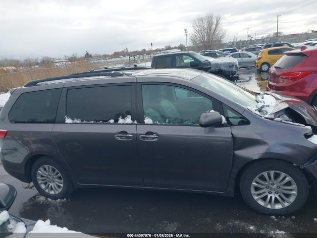 Toyota Sienna Xle 8 Passenger 2016 5TDYK3DC8GS693183 Image 13