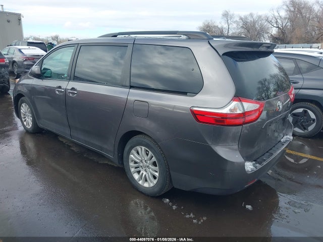 Toyota Sienna Xle 8 Passenger 2016 5TDYK3DC8GS693183 Image 3