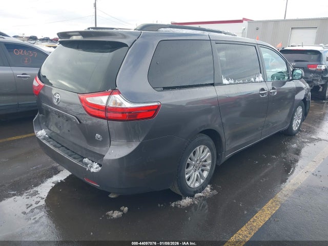 Toyota Sienna Xle 8 Passenger 2016 5TDYK3DC8GS693183 Image 4