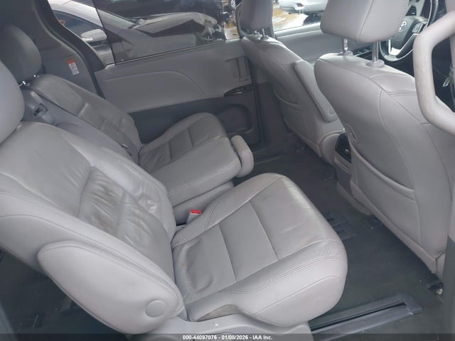 Toyota Sienna Xle 8 Passenger 2016 5TDYK3DC8GS693183 Image 8