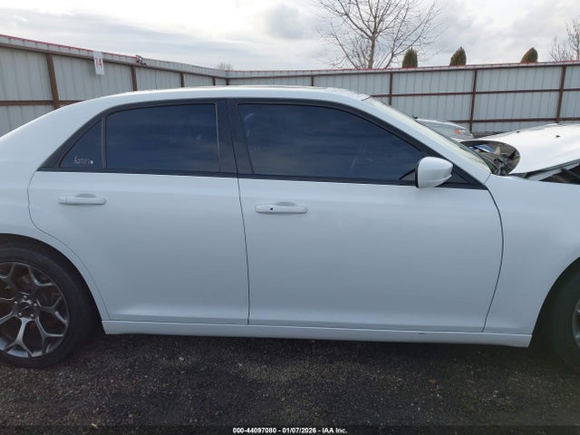 Chrysler 300 S 2017 2C3CCABG7HH657555 Image 13