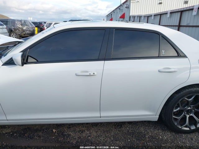 Chrysler 300 S 2017 2C3CCABG7HH657555 Image 14