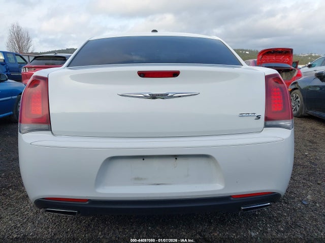 Chrysler 300 S 2017 2C3CCABG7HH657555 Image 16
