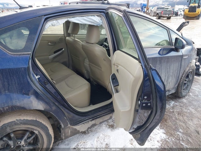 Продажа на аукционе авто 2015 Toyota Prius Four, vin: JTDKN3DUXF0413822, номер лота: 44097082