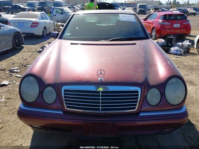 44097089 :رقم المزاد ، WDBJF55F8VA378435 vin ، 1997 Mercedes-benz E 320 مزاد بيع