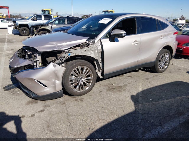 Toyota Venza Limited 2021 JTEAAAAH9MJ058065 Image 2