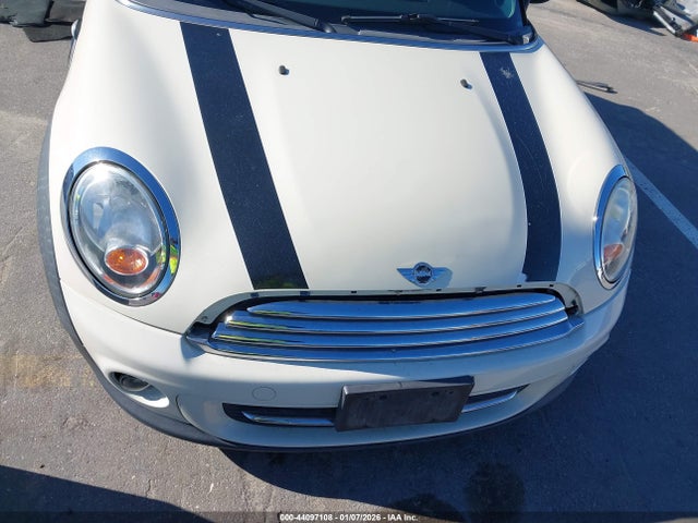 2011 MINI COOPER WMWSU3C52BT092779 Photo 5