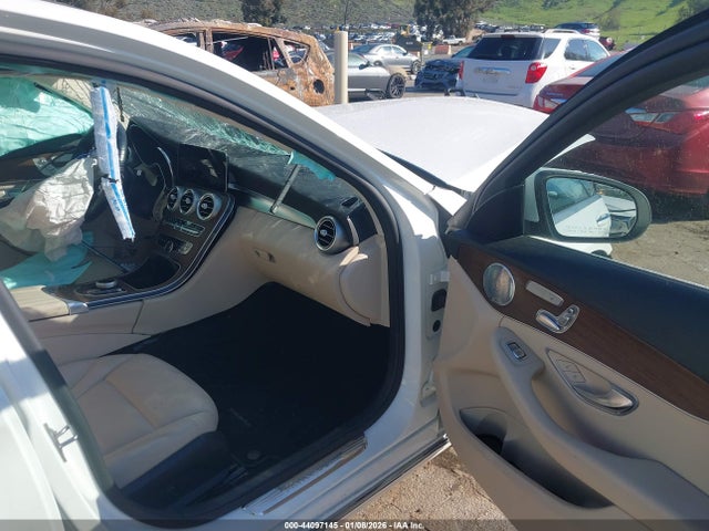 W1KWF8DB5MR647178 Mercedes-Benz C 300 Sedan