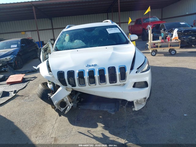 1C4PJLCB9GW256378 Jeep Cherokee Latitude