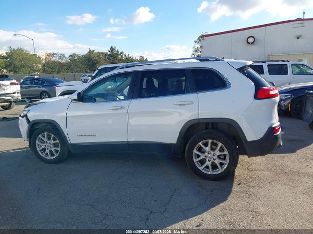 1C4PJLCB9GW256378 Jeep Cherokee Latitude
