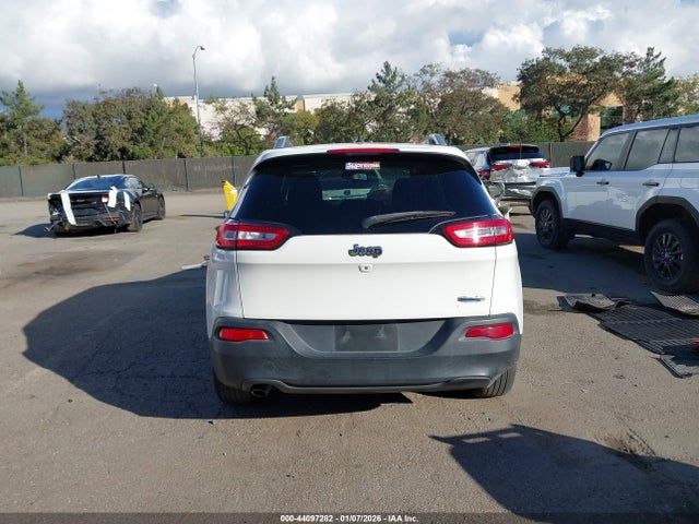 1C4PJLCB9GW256378 Jeep Cherokee Latitude