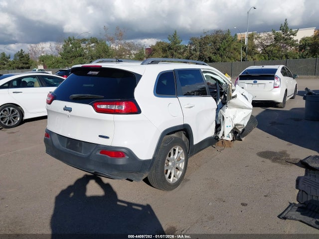 1C4PJLCB9GW256378 Jeep Cherokee Latitude