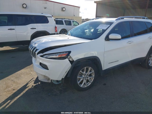 1C4PJLCB9GW256378 Jeep Cherokee Latitude