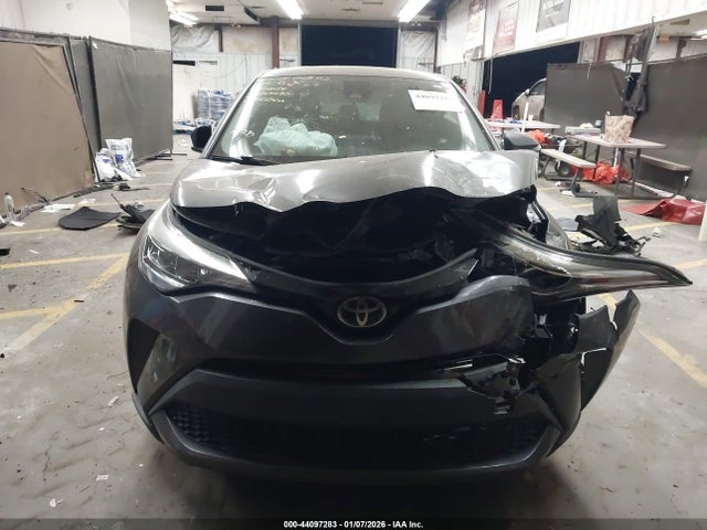 JTNKHMBX0M1095240 Toyota C-HR LE