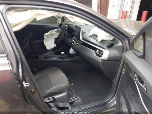 JTNKHMBX0M1095240 Toyota C-HR LE