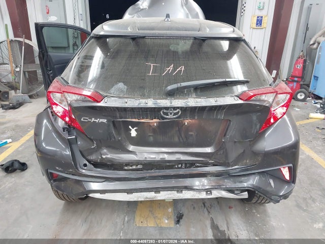 JTNKHMBX0M1095240 Toyota C-HR LE