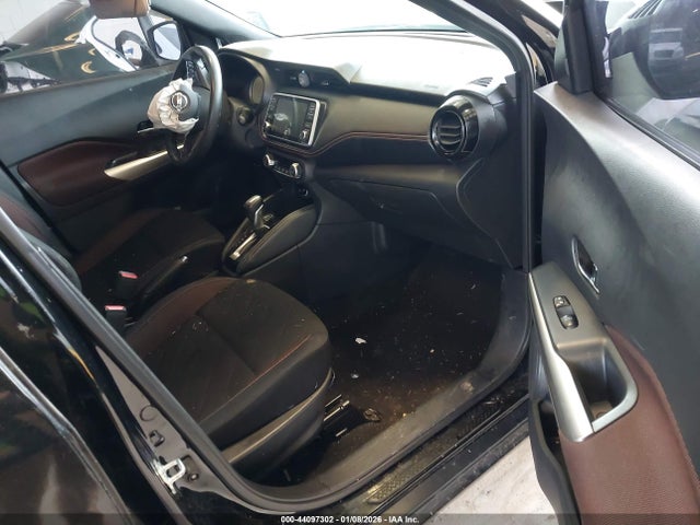 3N1CP5CU7KL496556 Nissan KICKS SR