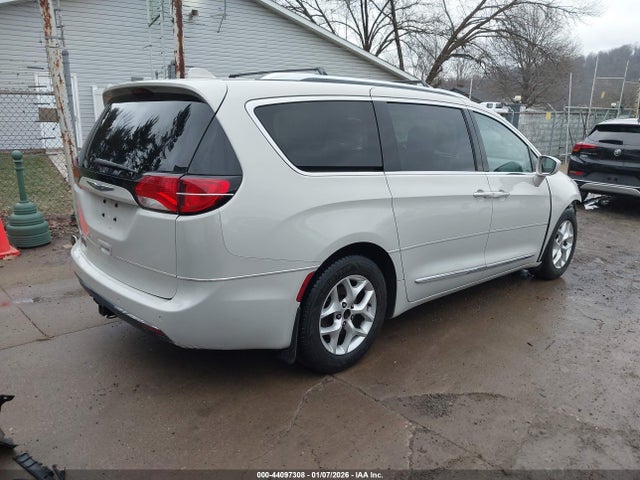 2017 CHRYSLER PACIFICA 2C4RC1EG4HR622418 Photo 3