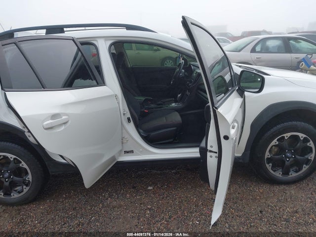 44097376 :رقم المزاد ، JF2GTAPC9NH228357 vin ، 2022 Subaru Crosstrek Premium مزاد بيع