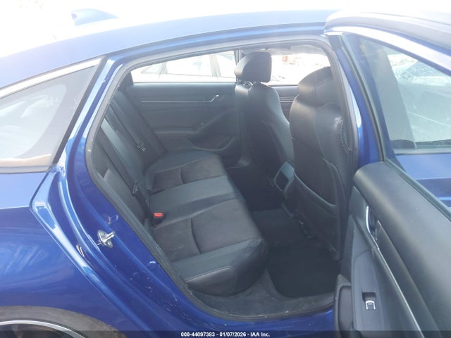 1HGCV1F30KA117081 Honda Accord Sport