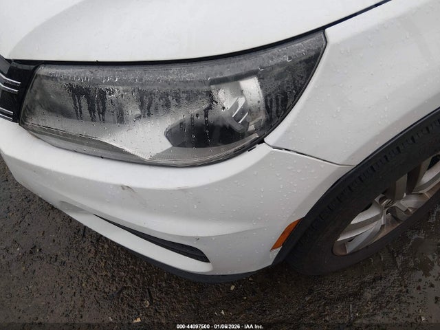 WVGAV7AX9FW562135 Volkswagen TIGUAN S