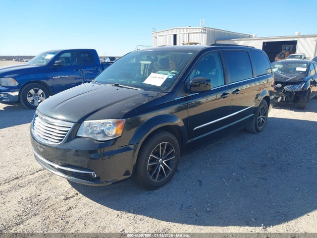 2016 Chrysler Town & Country Touring მანქანა იყიდება აუქციონზე, vin: 2C4RC1BG1GR205230, აუქციონის ნომერი: 44097590