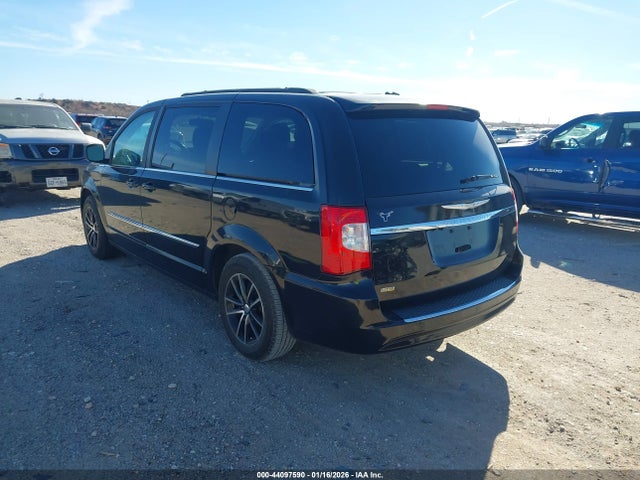 2016 Chrysler Town & Country Touring მანქანა იყიდება აუქციონზე, vin: 2C4RC1BG1GR205230, აუქციონის ნომერი: 44097590