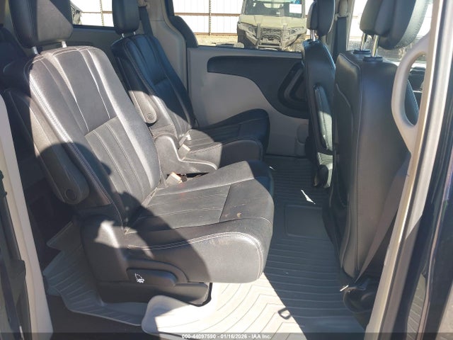 2016 Chrysler Town & Country Touring მანქანა იყიდება აუქციონზე, vin: 2C4RC1BG1GR205230, აუქციონის ნომერი: 44097590