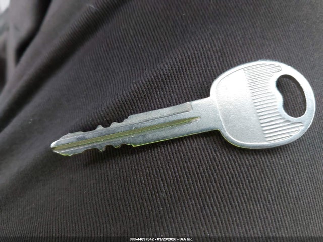 2005 KIA SORENTO KNDJD733355385989 Photo 10