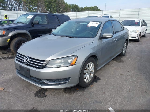 Продажа на аукционе авто 2013 Volkswagen Passat 2.5l S, vin: 1VWAP7A39DC111312, номер лота: 44097751