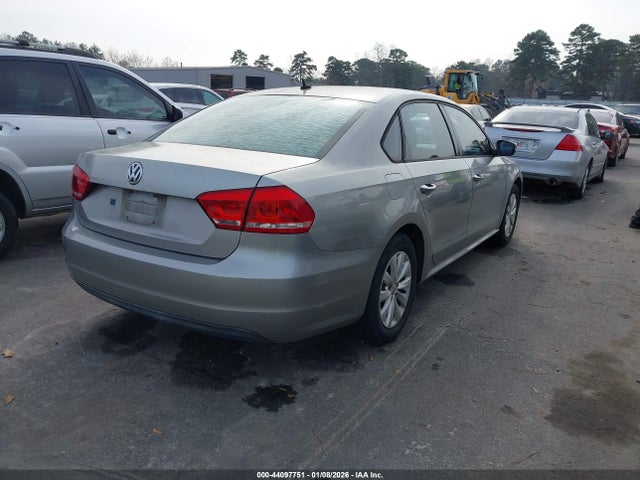Продажа на аукционе авто 2013 Volkswagen Passat 2.5l S, vin: 1VWAP7A39DC111312, номер лота: 44097751