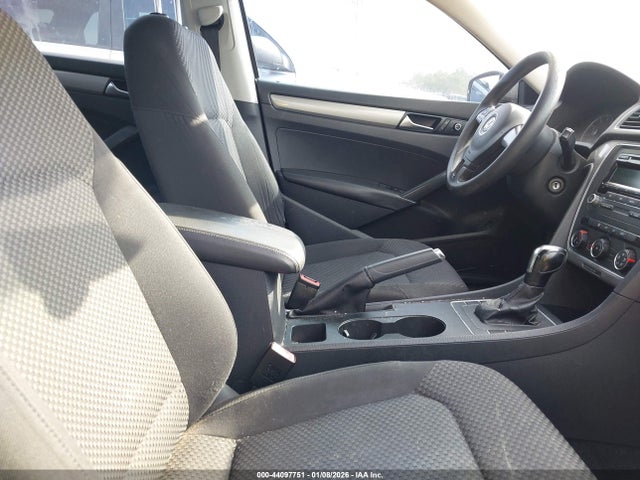 Продажа на аукционе авто 2013 Volkswagen Passat 2.5l S, vin: 1VWAP7A39DC111312, номер лота: 44097751