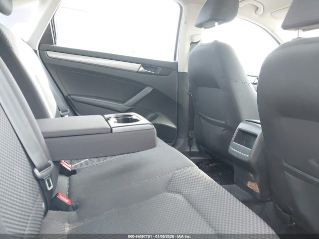 Продажа на аукционе авто 2013 Volkswagen Passat 2.5l S, vin: 1VWAP7A39DC111312, номер лота: 44097751
