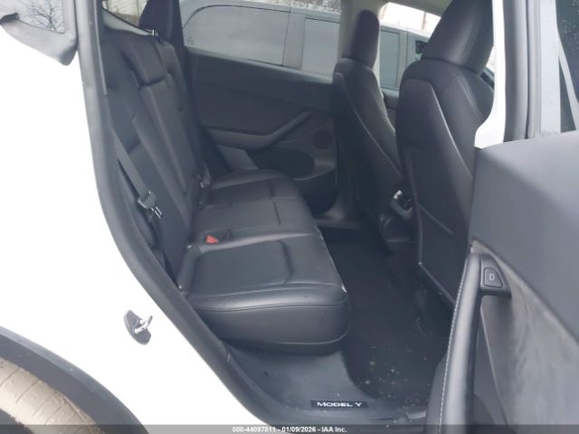 2023 TESLA MODEL Y 7SAYGDEE9PF602906 Photo 7