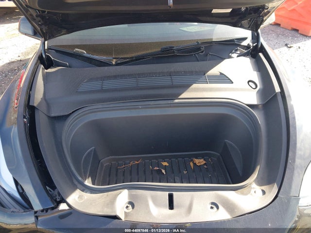 44097846 :رقم المزاد ، 7SAYGDEFXRF024049 vin ، 2024 Tesla Model Y Performance Dual Motor All-wheel Drive مزاد بيع