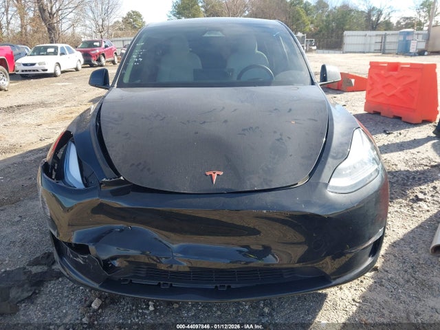44097846 :رقم المزاد ، 7SAYGDEFXRF024049 vin ، 2024 Tesla Model Y Performance Dual Motor All-wheel Drive مزاد بيع
