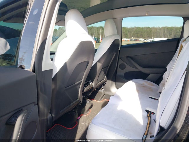 44097846 :رقم المزاد ، 7SAYGDEFXRF024049 vin ، 2024 Tesla Model Y Performance Dual Motor All-wheel Drive مزاد بيع