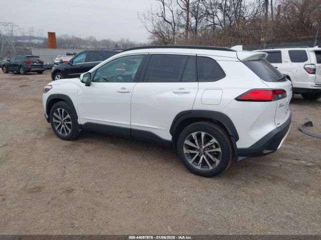 2022 TOYOTA COROLLA CROSS 7MUDAABG9NV037931 Photo 2