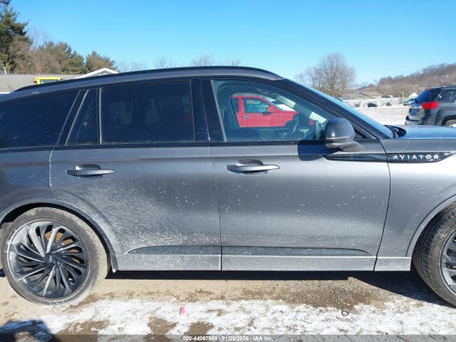 5LM5J7XC7SGL12217 Lincoln Aviator Reserve