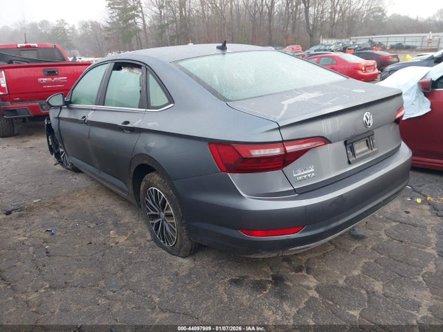 2020 VOLKSWAGEN JETTA 3VWCB7BU6LM053932 Photo 2
