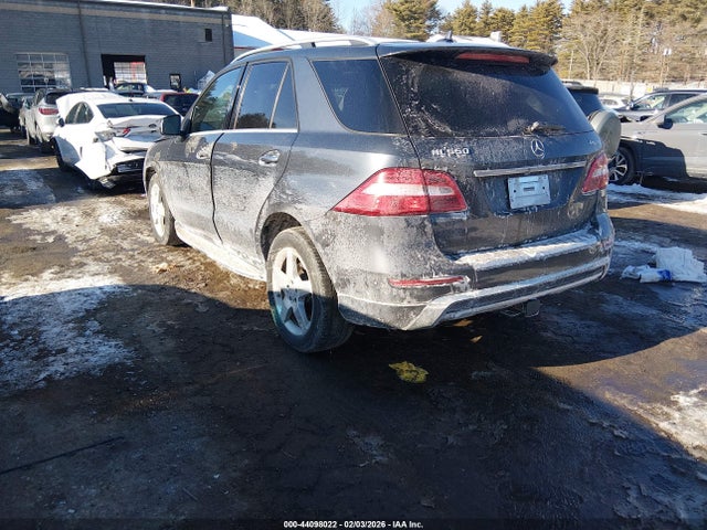 44098022 :رقم المزاد ، 4JGDA7DB1DA100686 vin ، 2013 Mercedes-benz Ml 550 4matic مزاد بيع
