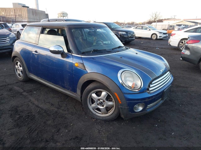 2009 MINI COOPER WMWMF33569TW72534 Photo 0