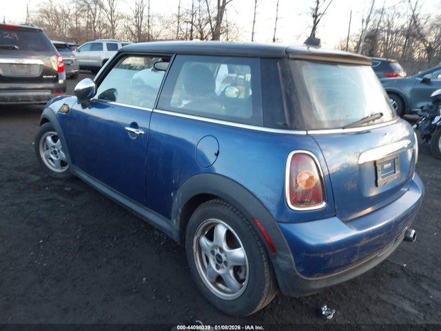 2009 MINI COOPER WMWMF33569TW72534 Photo 2