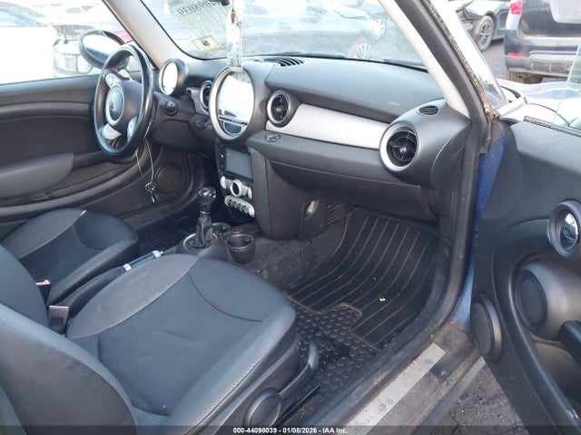 2009 MINI COOPER WMWMF33569TW72534 Photo 4