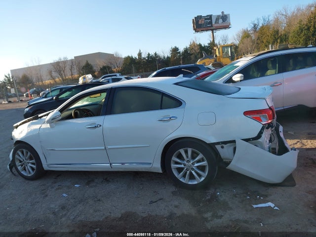 44098118 :رقم المزاد ، JTHBK1EG0B2457041 vin ، 2011 Lexus Es 350 مزاد بيع