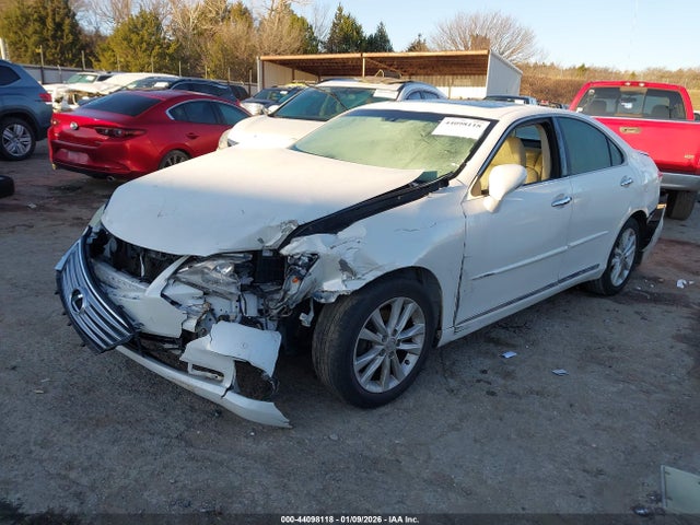 44098118 :رقم المزاد ، JTHBK1EG0B2457041 vin ، 2011 Lexus Es 350 مزاد بيع