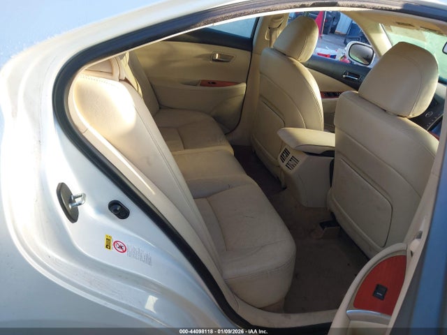 44098118 :رقم المزاد ، JTHBK1EG0B2457041 vin ، 2011 Lexus Es 350 مزاد بيع